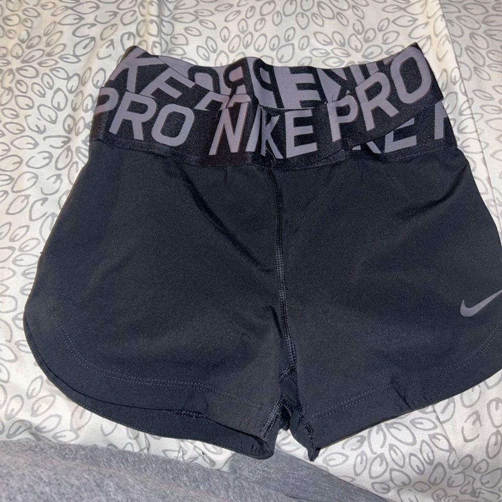 Nike pro intertwist shorts